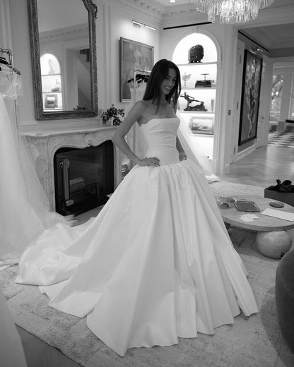 Classy Elegant Wedding Dress Ball Gown Strapless Satin Long Wedding Dresses Bridal Gowns DH735