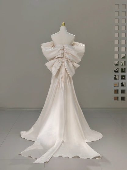Classic Bridal Gown A Line Off The Shoulder Short Sleeves Satin White Wedding Dresses Minimalist Bridal Gowns DH752