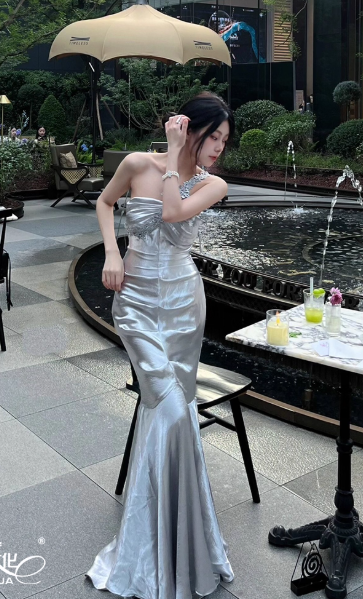 Chic One-shoulder Mermaid Silver Prom Dresses Satin Sleeveless Long Evening Dresses   DP04198