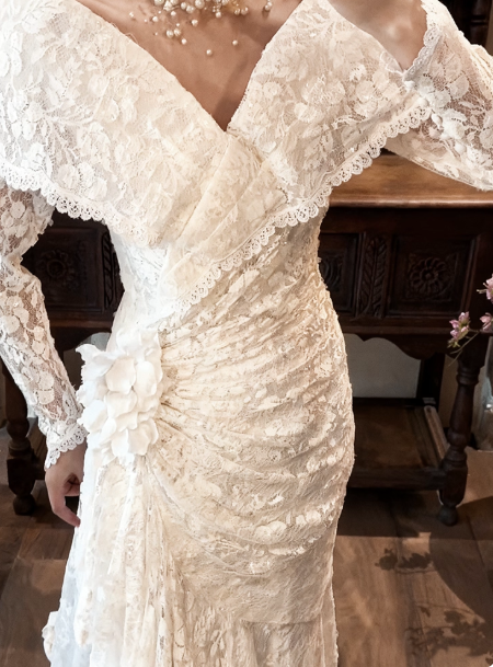 Glam Off-shoulder Mermaid Long Wedding Dresses Lace Appliques White Bridal Gowns Long Sleeveless Bridal Dresses DP04211