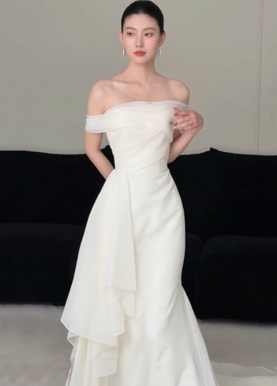 Glam Off-shoulder Sheath Long Wedding Dresses Chiffon Light Champagne Bridal Gowns Short Sleeves Bridal Dresses DP04213