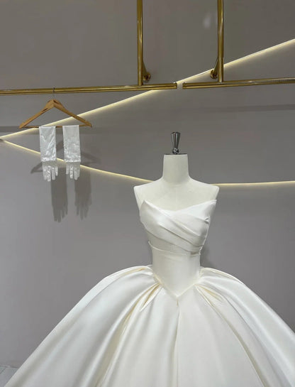 Chic Strapless Ball Gown Long Wedding Dresses Satin White Bridal Gowns Sleeveless Bridal Dresses DP04312