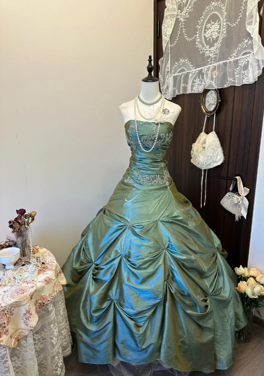 Gorgeous Strapless Ball Gown Long Prom Dresses  Tulle Gray Green Quinceanera Dresses Sleeveless Sweet 16 Dresses DP04371