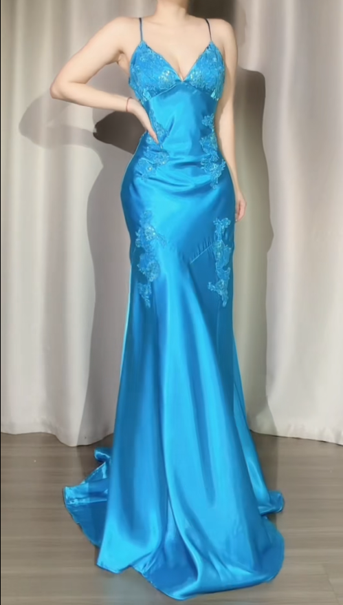 Elegant Sheath Blue Long Prom Dresses Satin Spaghetti Straps Birthday Dresses Sleevless Evening Dresses with Open Back DP04433