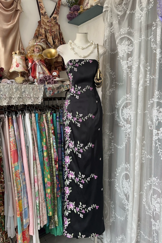 Elegant Sheath Long Evening Dresses Embroidery Satin Sleeveless Black Mother of Bride Dresses DP04548