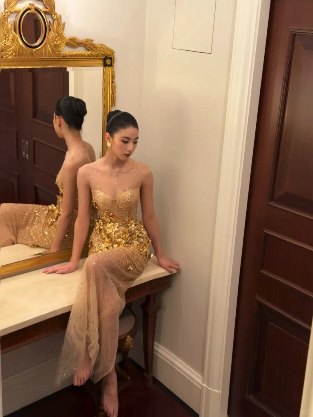 Elegant Sheath Evening Dresses Jewel Gold Long Prom Dresses Beaded Tulle Sleeveless Brithday Dresses  DP04580