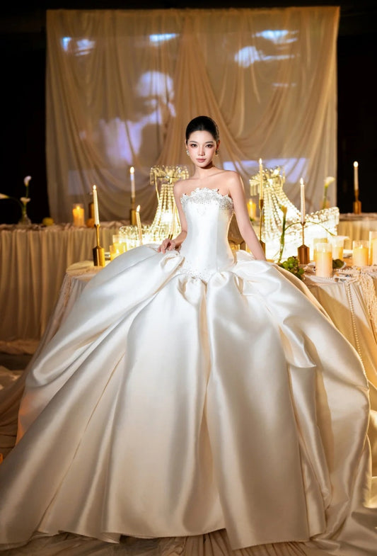 Elegant White Wedding Dress Satin Strapless Bridal Dress Sleeveless Bridal Gown DP05250