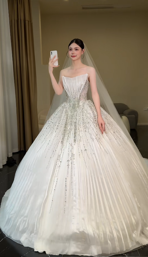 Glamorous A-Line Long Wedding Dress Strapless Chiffon Bridal Dress  White Sleeveless Bridal Gown DP05327