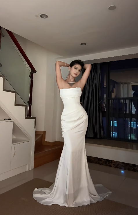 Elegant White Wedding Dress Strapless Sheath Chiffon Bridal Dress Sleeveless Bridal Gown DP05347