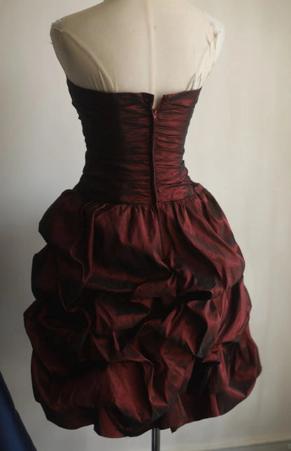 Gorgeous Dark Red Short Prom Dress Strapless Sheath Cocktail Dress Sleeveless Satin Birthday Dress DP05380