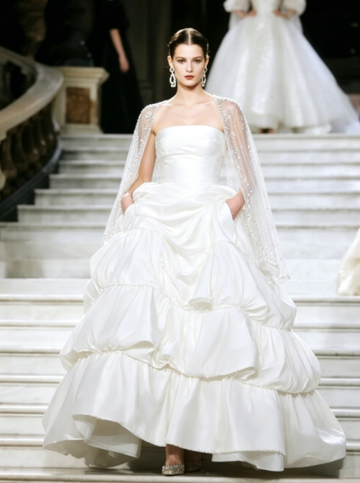 Elegant White Wedding Dress Strapless A-Line Bridal Dress Satin Sleeveless Bridal Gowns DP05415