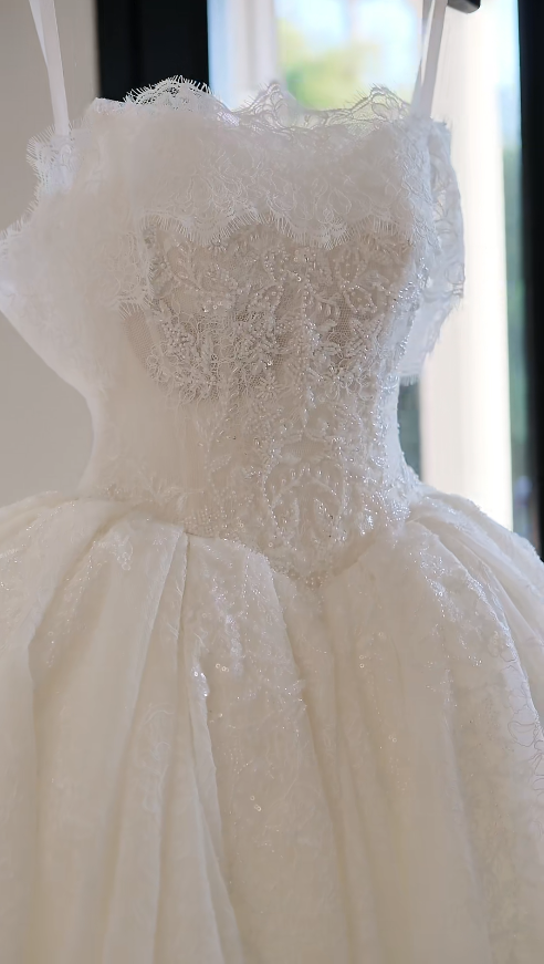 Elegant White Wedding Dress Strapless A-Line Bridal Dress Beaded Tulle Bridal Gown DP05493