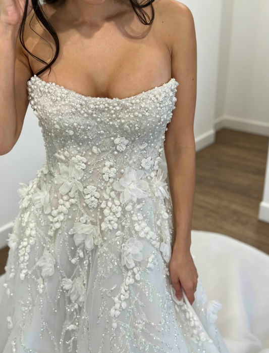 Elegant Strapless A-Line Wedding Dress Tulle Beaded Bridal Gown Slit White Bridal Dress DP05561