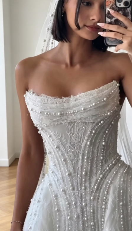 Elegant Strapless A-Line Wedding Dress Lace Beaded Bridal Gown White Bridal Dress DP05562