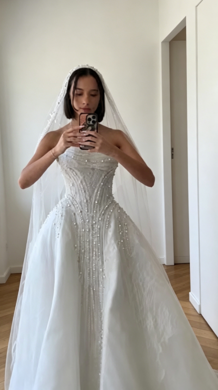 Elegant Strapless A-Line Wedding Dress Lace Beaded Bridal Gown White Bridal Dress DP05562