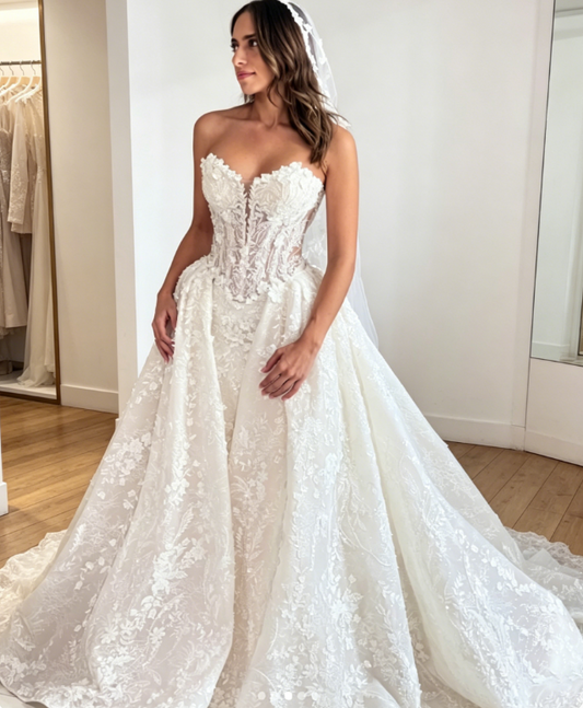 Elegant Sweetheart A-Line Wedding Dress Lace Appliques Bridal Gown White Bridal Dress DP05563