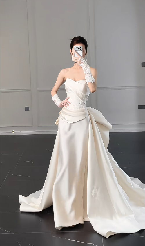 Elegant Sweetheart Sheath Long Wedding Dress Saitn Sleeveless Bridal Dress White Bridal Gown DP05652