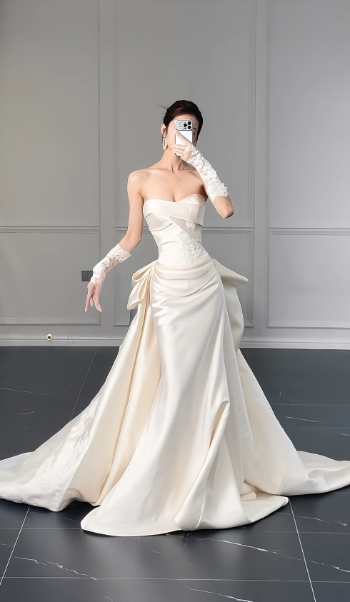 Elegant Sweetheart Sheath Long Wedding Dress Saitn Sleeveless Bridal Dress White Bridal Gown  DP05652