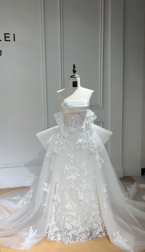 Elegant White Wedding Dress Strapless A-Line Bridal Gown Appliques Tulle Bridal Dress  DP05716