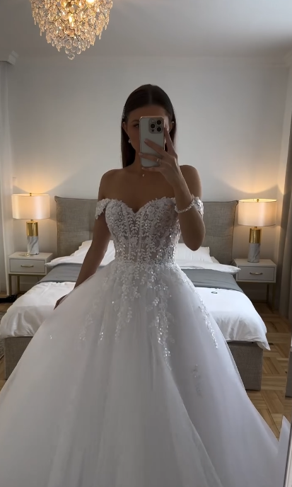 Ethereal Wedding Dress Ball Gown Off The Shoulder Tulle White Wedding Dresses Bridal Gowns DP1316