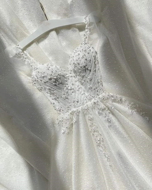 Classic Bridal Gown Ball Gown Straps Lace White Wedding Dresses Minimalist Bridal Gowns DP1350