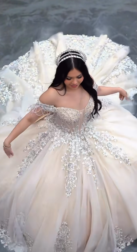 Fairy Off-the-Shoulder Ball Gown Tiered Gauze Appliqué Long Quinceanera Dress Formal Gowns Sweet 16 Dress DP2884