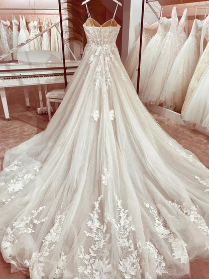 Chic Bridal Gown Elegant Italian Noodle Strap A-Line Lace Wedding Bridal Dress Bridal Gowns DP636