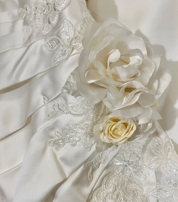 Pretty White Strapless Satin Pleated Appliques Mermaid Long Wedding Guest Dress Party Dress D21111
