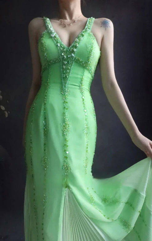 Classy V Neck Green Chiffon Beaded Mermaid Long Party Dress Evening Gown