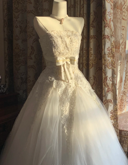 Pretty Strapless Tulle Appliques Beaded Long Wedding Dress D1720