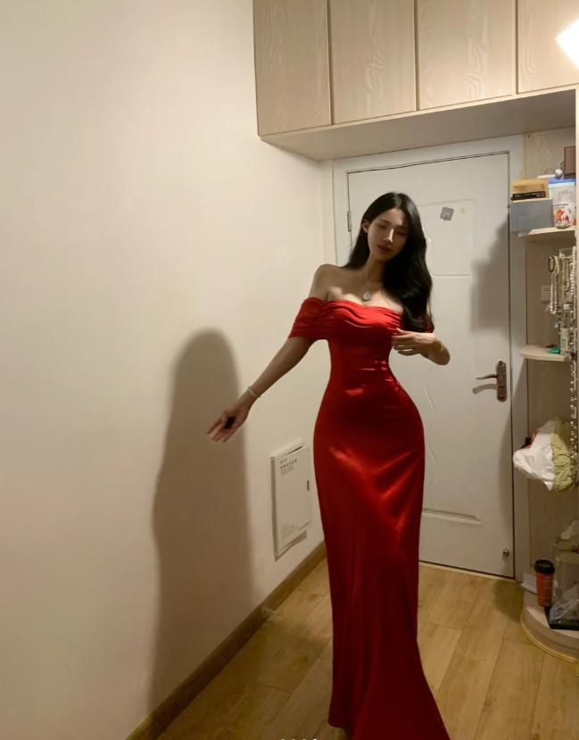 Charming Red Off The Shoulder Satin Mermaid Long Prom Gown Party Dress SP292
