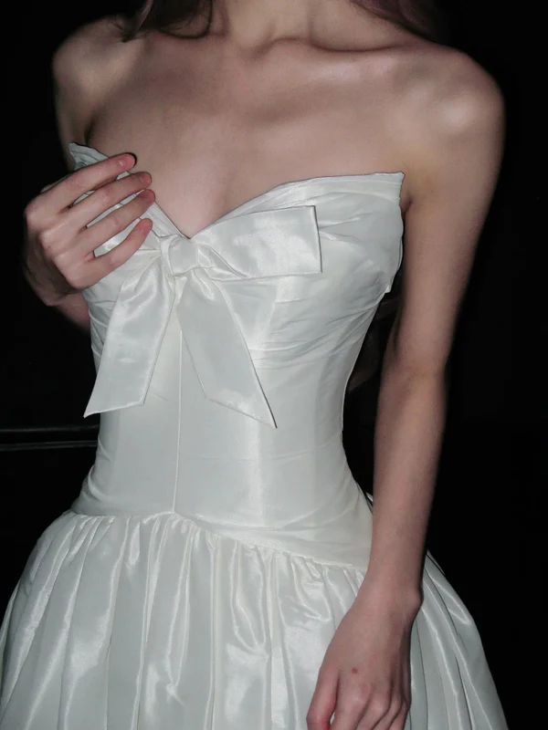 Pretty White Bow Strapless Satin Long Wedding Dress Formal Bridal Dress D1968