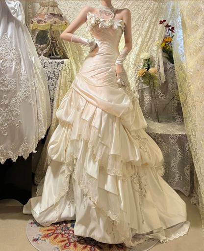 Vintage Strapless Ivory Satin Pleated Lace Appliques Mermaid Long Wedding Dress Formal Bridal Gown