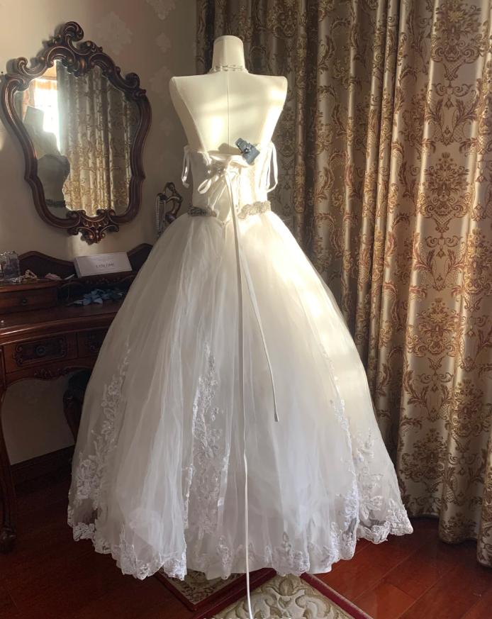 Pretty White Strapless Tulle Beaded Appliques Long Wedding Dress Bridal Dress D1718