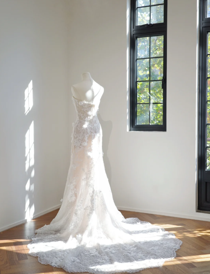 Charming White Strapless Lace Floral Mermaid Long Wedding Dress Formal Bridal Dress D2152
