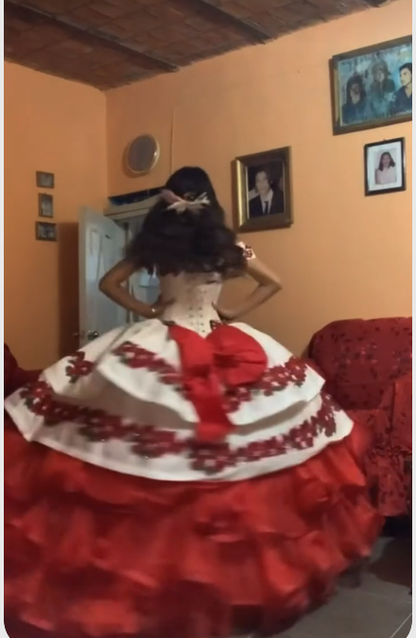 Gorgeous Embroidery Quinceanera Dresses Off The Shoulder Bow Tiered Satin Ball Gown Sweet 16 Dress c2846