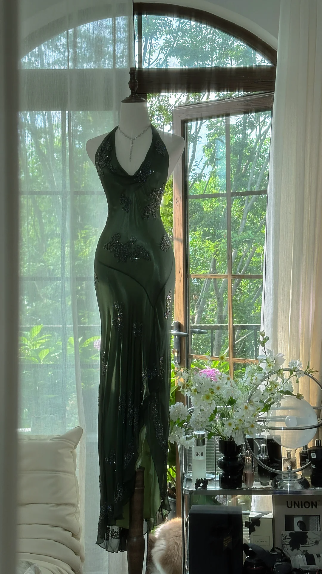Unique Green Halter Satin Chiffon Beaded Long Party Dress Evening Gown