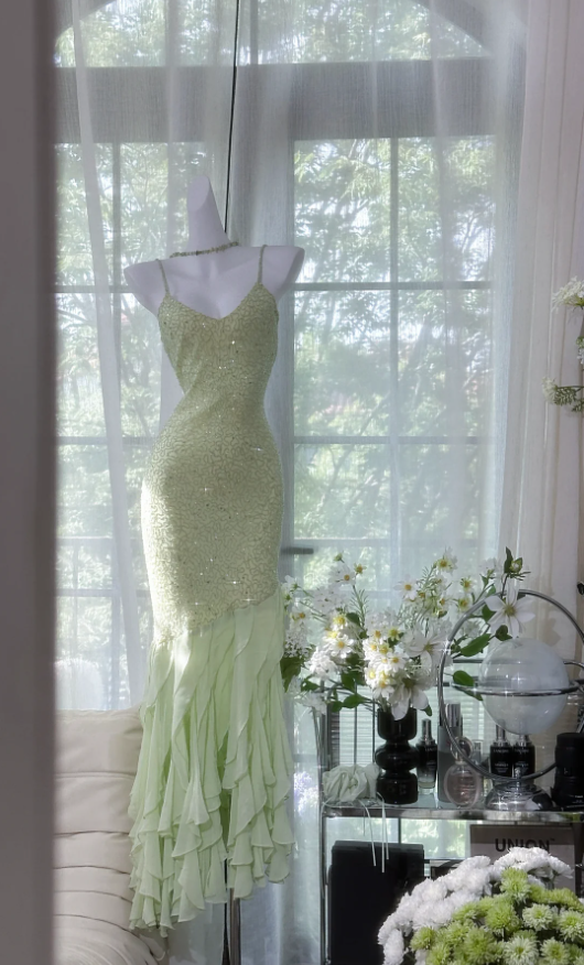 Pretty Spaghetti Straps Light Green Chiffon Beaded  Ruffles Mermaid Evening Dress Long Party Dress D1555