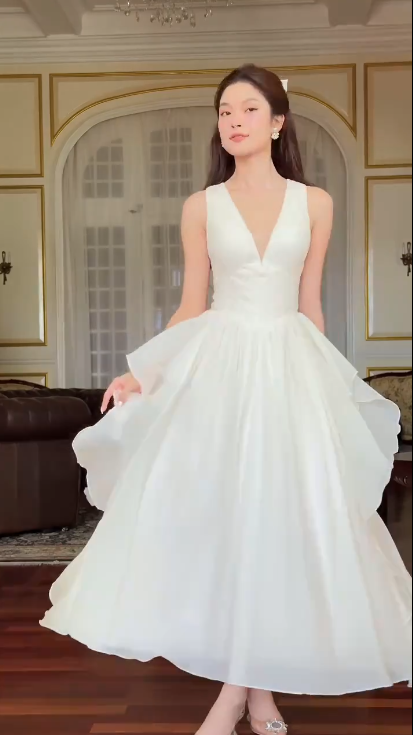 Charming V Neck Chiffon Ruffle White Long party Gown Formal Evening Dress