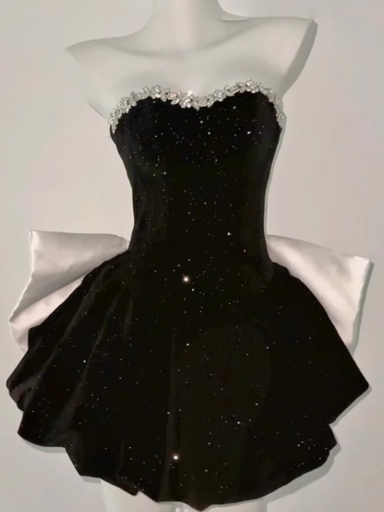 Shiny Velvet Strapless Sleeveless Sweet 16 Dress Homecoming Dress with Bowknot D1736