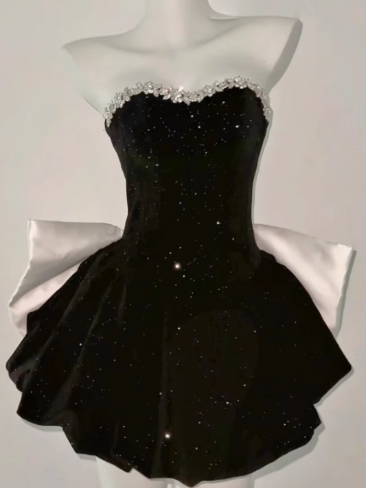Shiny Velvet Strapless Sleeveless Sweet 16 Dress Homecoming Dress with Bowknot D1736