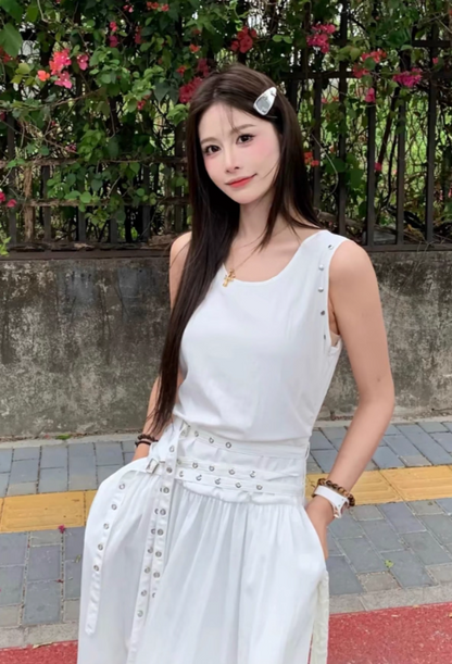 Fashion Crew Neck Pleated Long Women Dress Summer Date Dress with Studded Belt  D1913