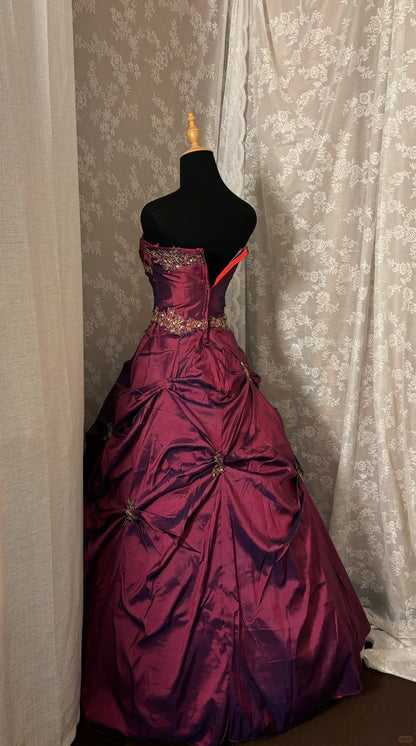 Elegant Ball Gown Sweetheart Appliques Prom Dress Evening Dress Gala Dress D2239