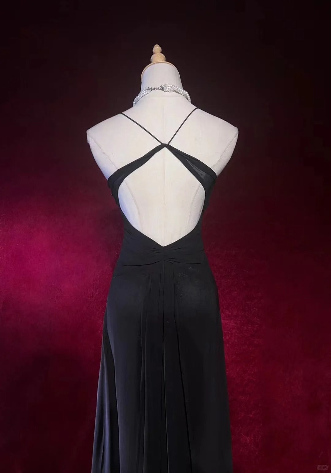 Elegant Black Prom Dress Spaghetti Straps Backless Crystal Gala Dress Evening Dress Dancing Dress     D2249