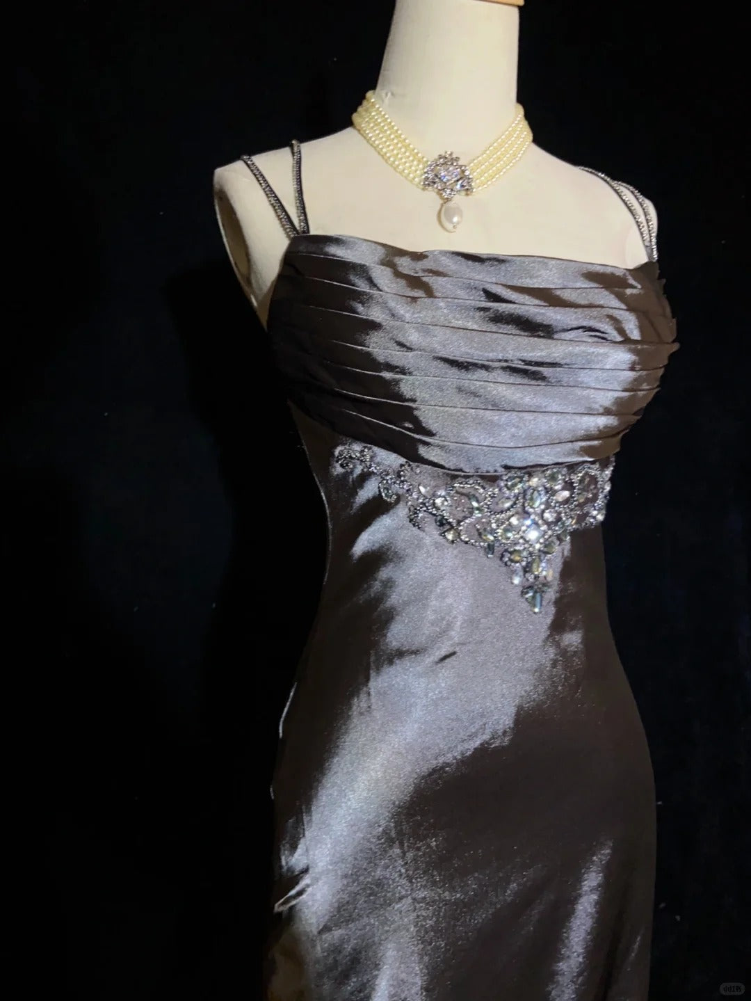 Pretty Prom Dress Spaghetti Straps Pleated Backless Prom Gown Evening Dress Gala Dress Business Dinner Dress   D2349