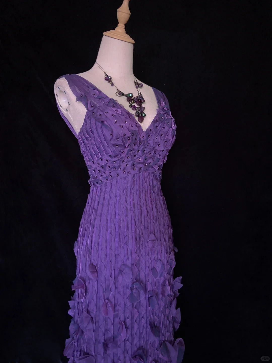 Charming Prom Dress V-neck Pleated Long Prom Gown Business Dinner Dress Gala Dress Evening Dress   D2353