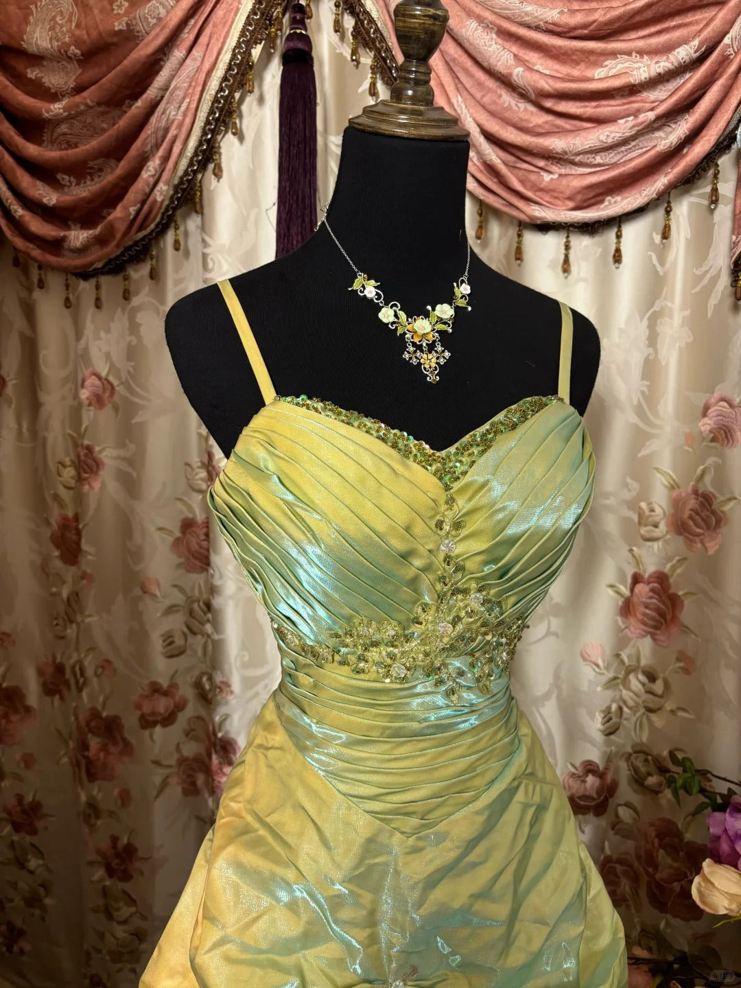 Elegant Prom Dress Spaghetti Straps Pleated Prom Gown Evening Dress Gala Dress Business Dinner Dress     D2379