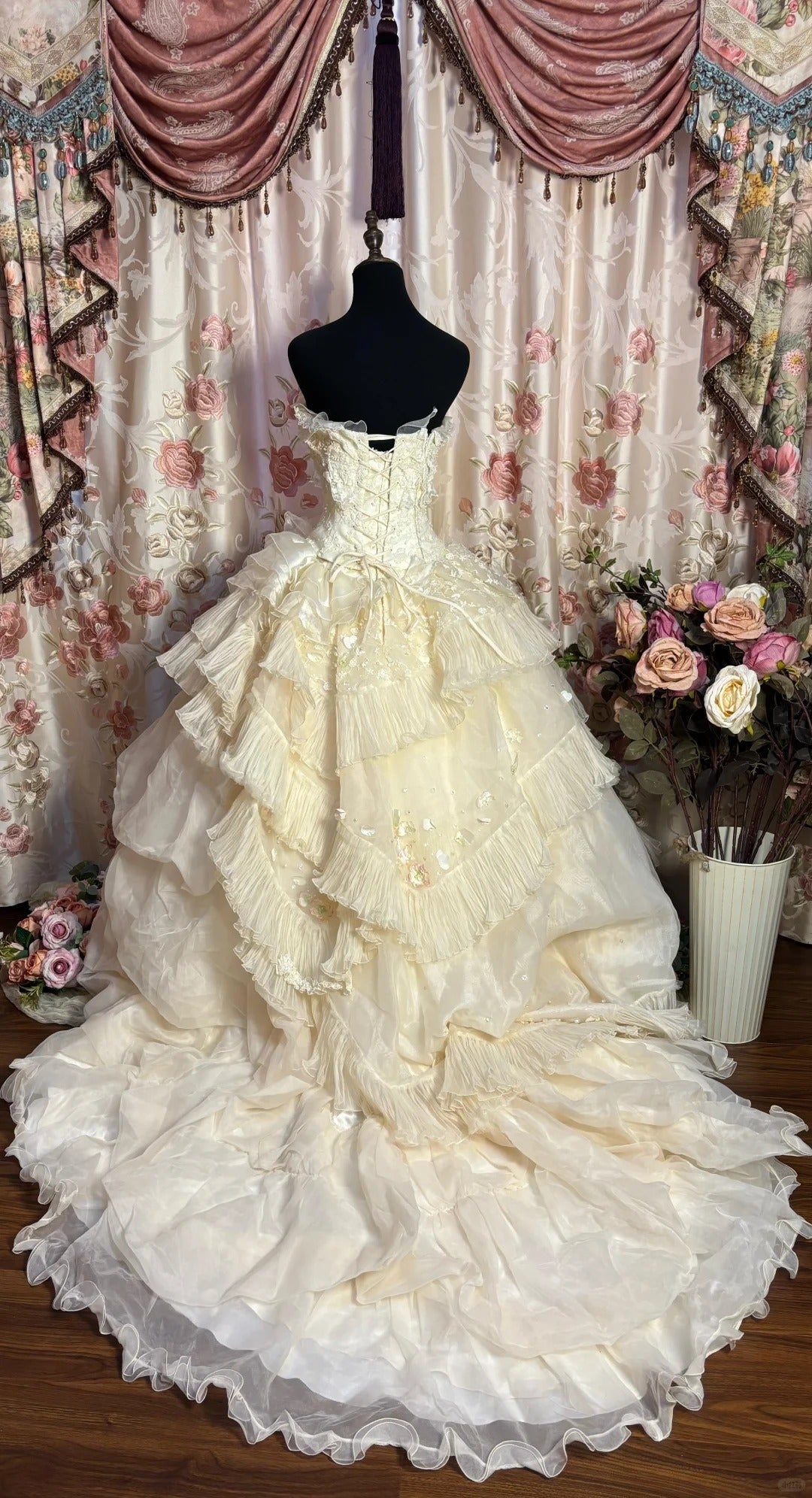 Elegant Prom Dress Strapless Pleated Ruffle Ball Gown Evening Dress Gala Dress Masquerade Ball  D2491