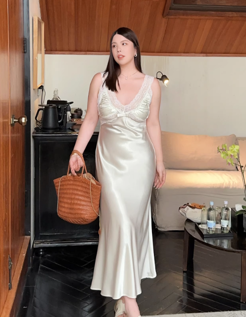 Sexy Prom Dress V-neck Lace Prom Gown Evening Dress Party Dress Gala Dress D2498