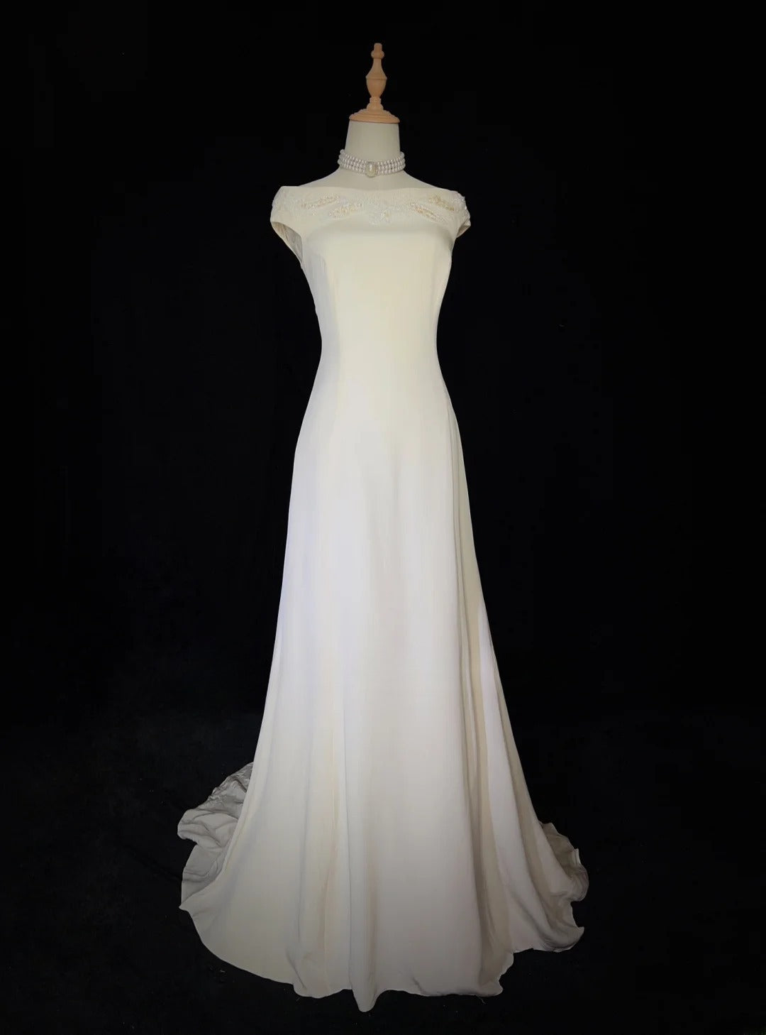 Elegant Prom Dress A Line Beading Prom Gown Evening Dress Gala Dress      D2566
